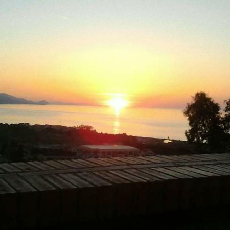 Casa Vacanze Camastra Santo Stefano di Camastra Ngoại thất bức ảnh