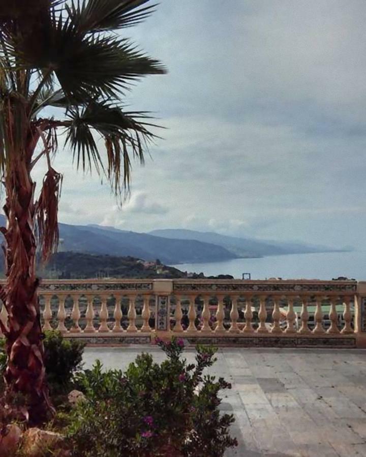 Casa Vacanze Camastra Santo Stefano di Camastra Ngoại thất bức ảnh